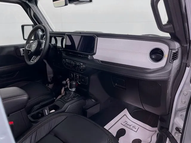 2024 Jeep Wrangler 4xe Sahara 4XE - Photo 13