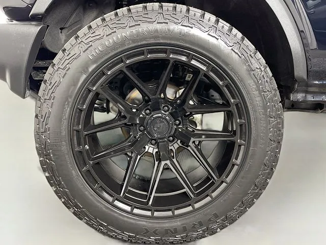 Ford Bronco photo 31