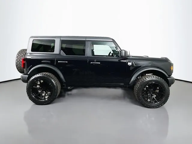 Ford Bronco photo 5