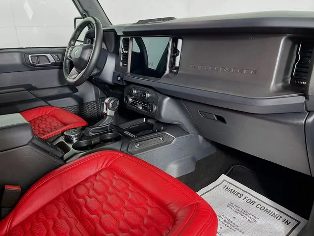 Ford Bronco photo 14