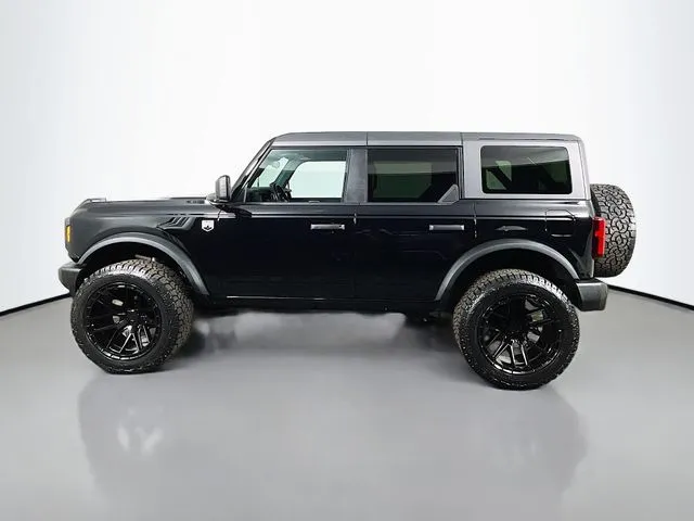 Ford Bronco photo 2