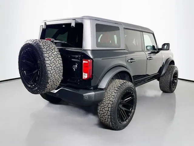 Ford Bronco photo 6