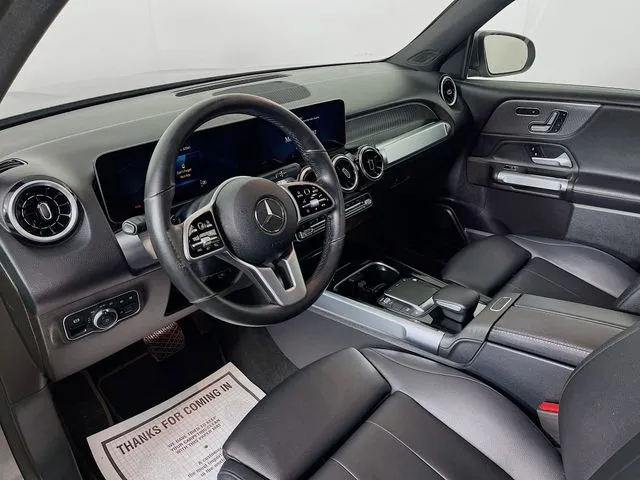 Mercedes-Benz GLB photo 9