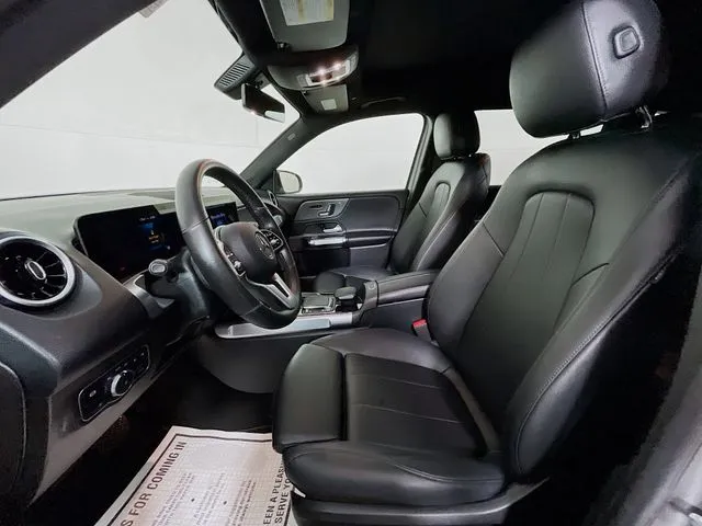 Mercedes-Benz GLB photo 15