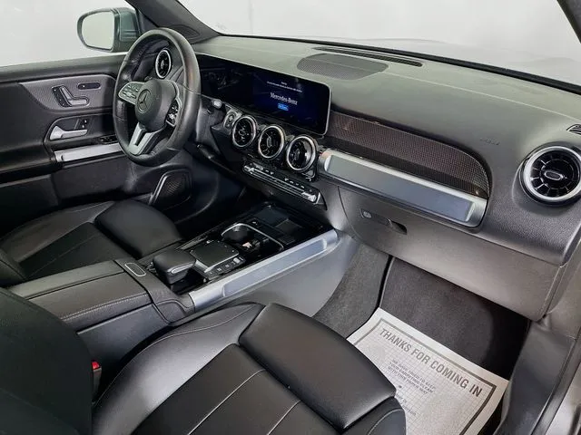 Mercedes-Benz GLB photo 14