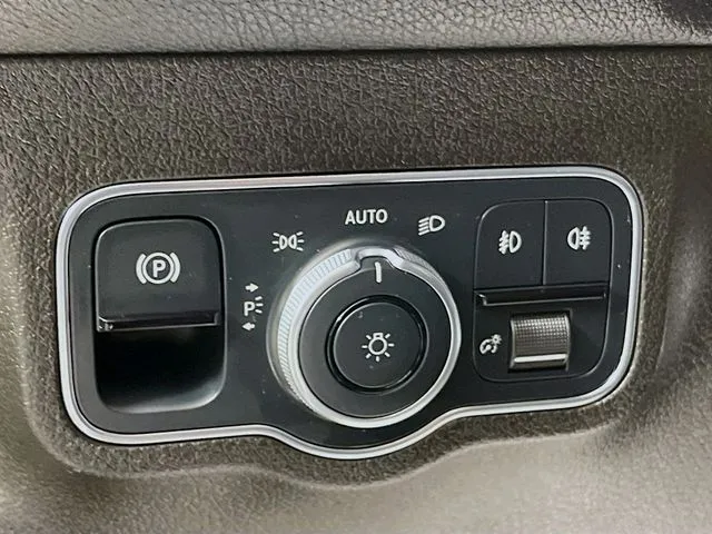 Mercedes-Benz GLB photo 26