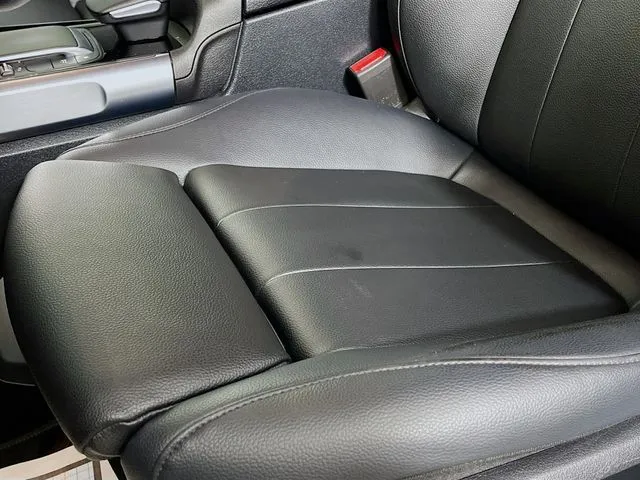 Mercedes-Benz GLB photo 16