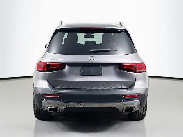 Mercedes-Benz GLB photo 8