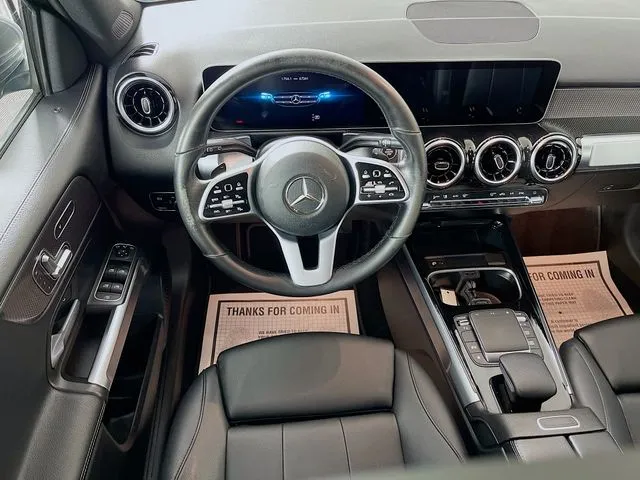 Mercedes-Benz GLB photo 10