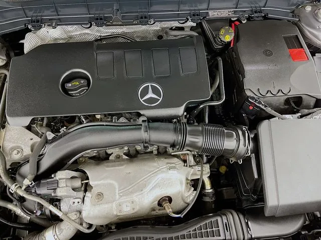 Mercedes-Benz GLB photo 31