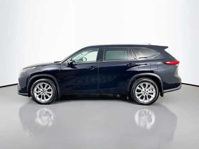 Toyota Highlander photo 2