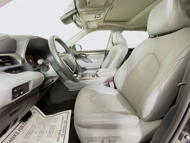 Toyota Highlander photo 15