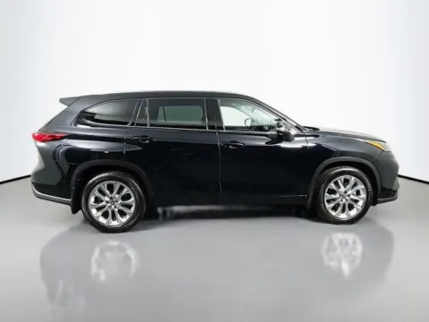 More photos of 2021 Toyota Highlander Limited at Superior Motor Company, MD