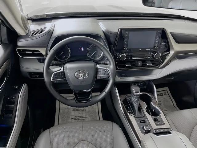 Toyota Highlander photo 10