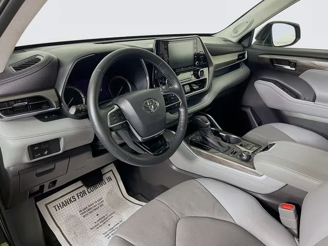 Toyota Highlander photo 9