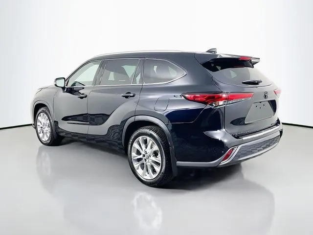 Toyota Highlander photo 3