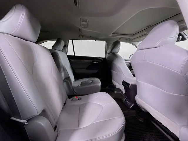 Toyota Highlander photo 19