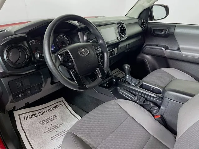 Toyota Tacoma photo 9