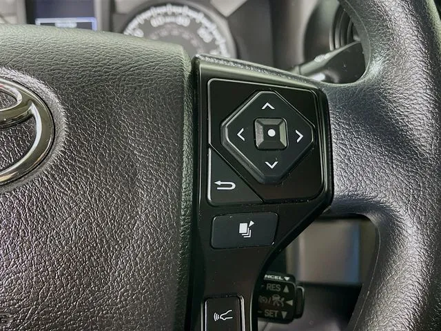 Toyota Tacoma photo 12