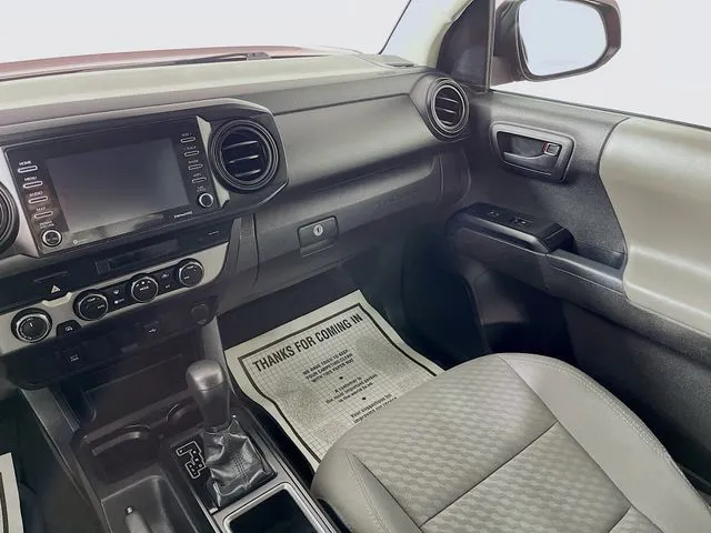 Toyota Tacoma photo 13