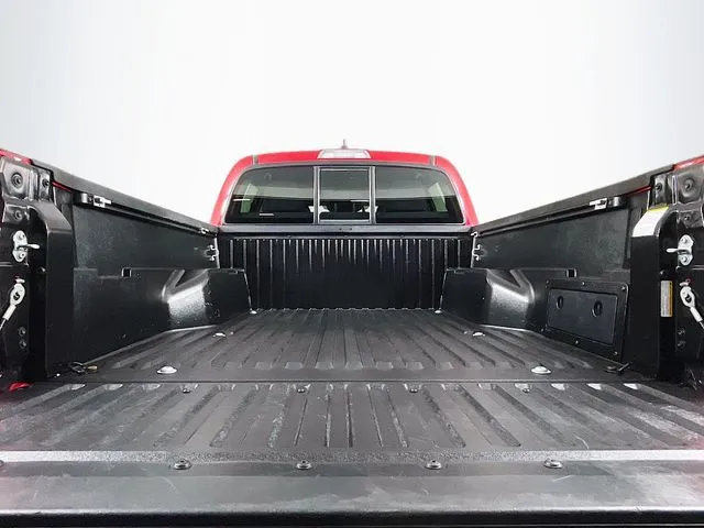 Toyota Tacoma photo 27