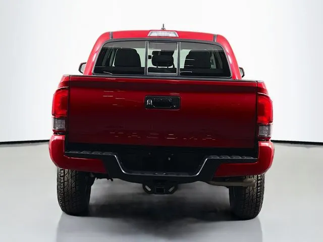 Toyota Tacoma photo 8