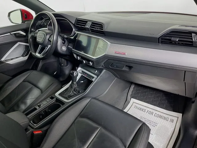 Audi Q3 photo 14