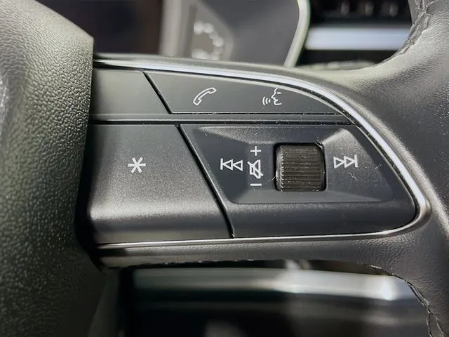 Audi Q3 photo 12