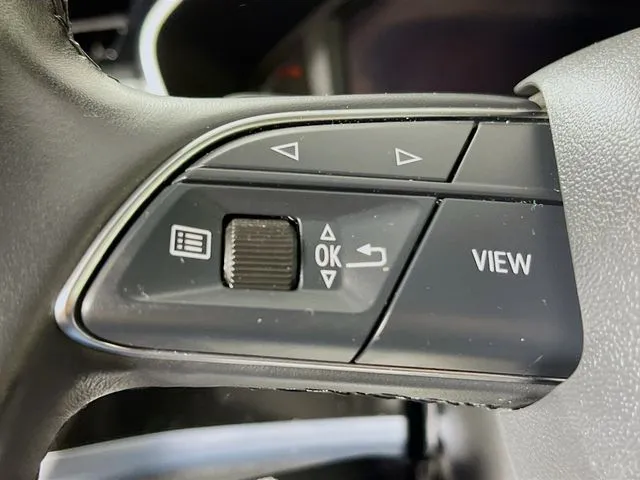 Audi Q3 photo 11