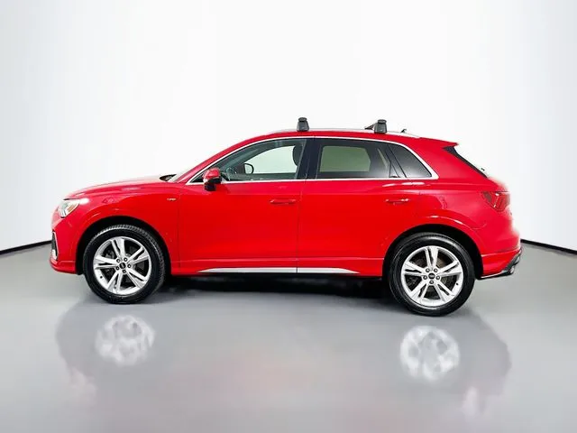 Audi Q3 photo 2