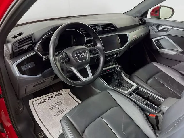 Audi Q3 photo 9