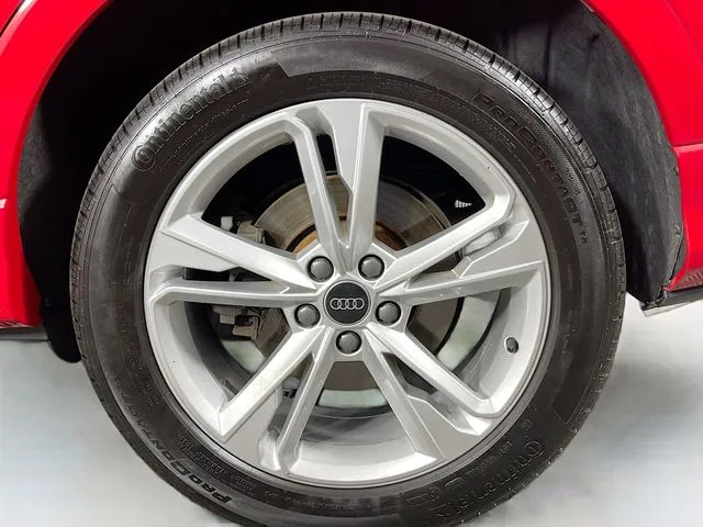 Audi Q3 photo 32