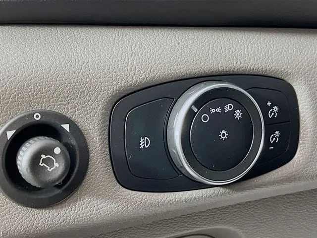 Ford Transit-350 photo 23