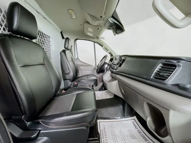 Ford Transit-350 photo 17