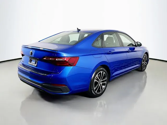 Volkswagen Jetta photo 6