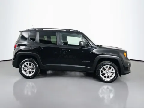 More photos of 2022 Jeep Renegade Latitude at Superior Motor Company, MD