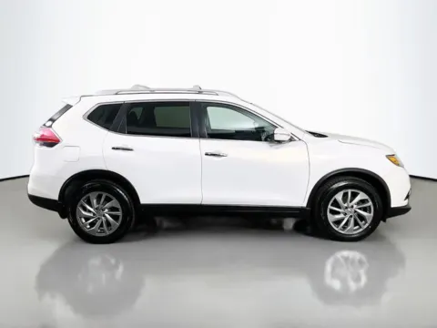 More photos of 2014 Nissan Rogue SL at Superior Motor Company, MD