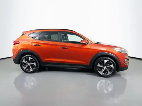 More photos of 2016 Hyundai Tucson Limited at Superior Motor Company, MD