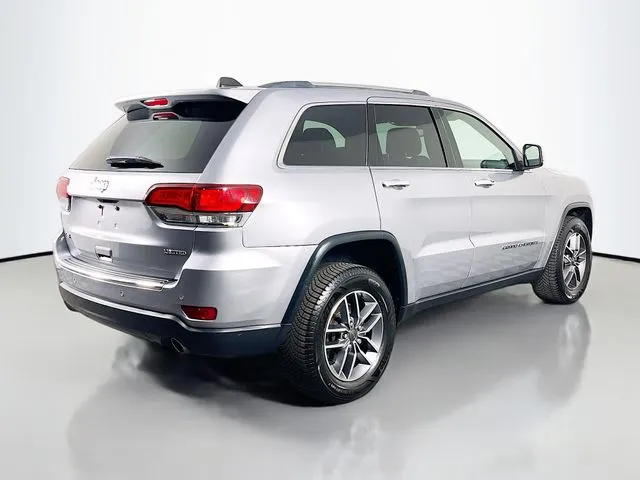 Jeep Grand Cherokee photo 6