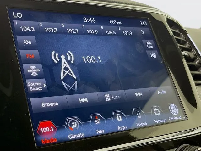 Jeep Grand Cherokee photo 21