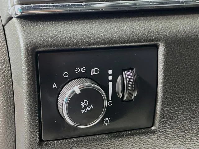 Jeep Grand Cherokee photo 26