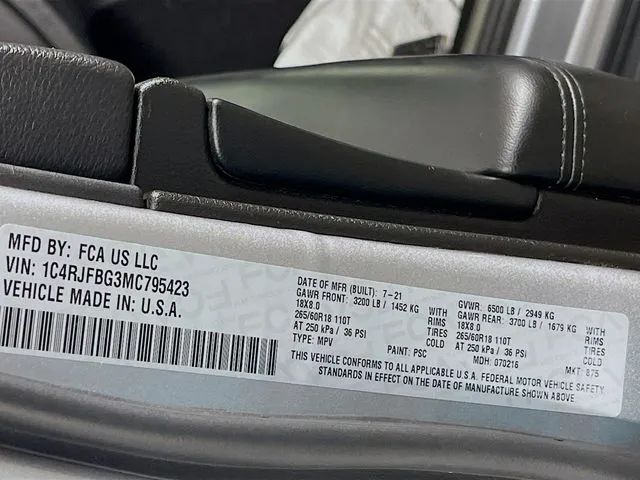 Jeep Grand Cherokee photo 33