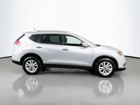 More photos of 2016 Nissan Rogue SV at Superior Motor Company, MD