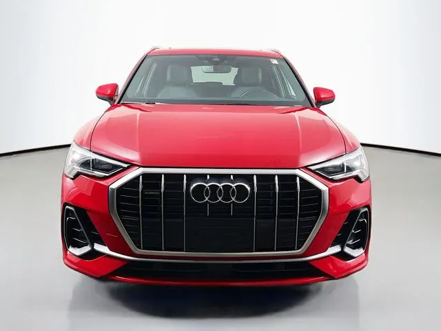 Audi Q3 photo 7