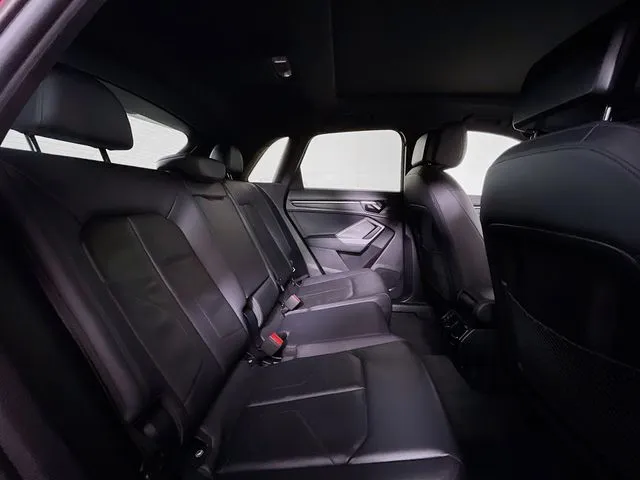 Audi Q3 photo 19