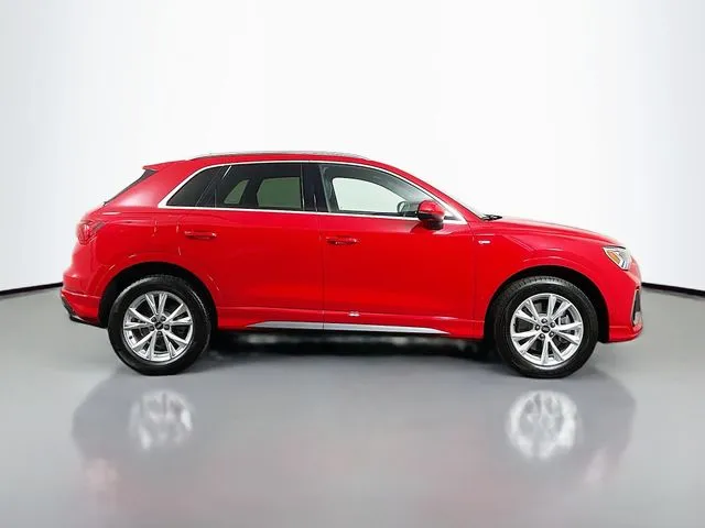 Audi Q3 photo 5