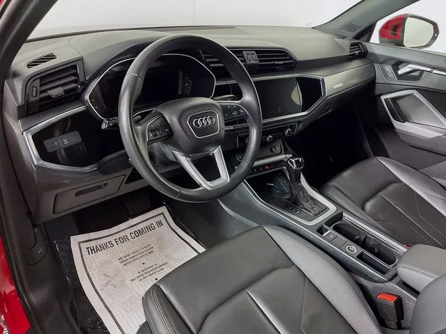 Audi Q3 photo 9