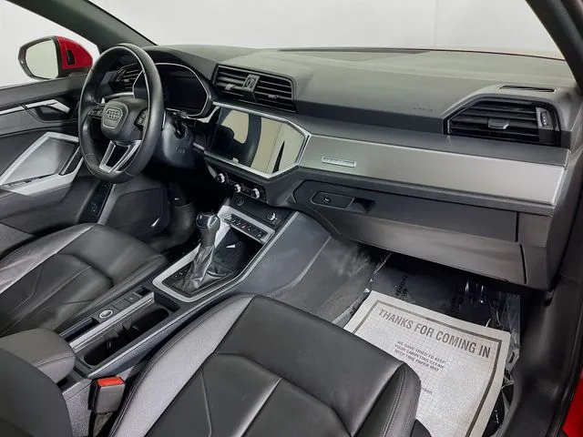 Audi Q3 photo 14