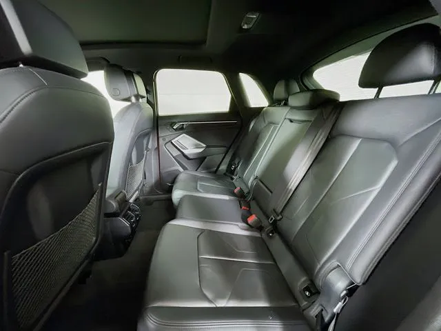 Audi Q3 photo 18