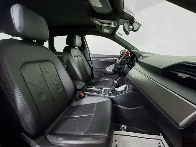 Audi Q3 photo 17